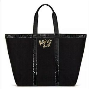 VICTORIA’S SECRET WEEKENDER BAG